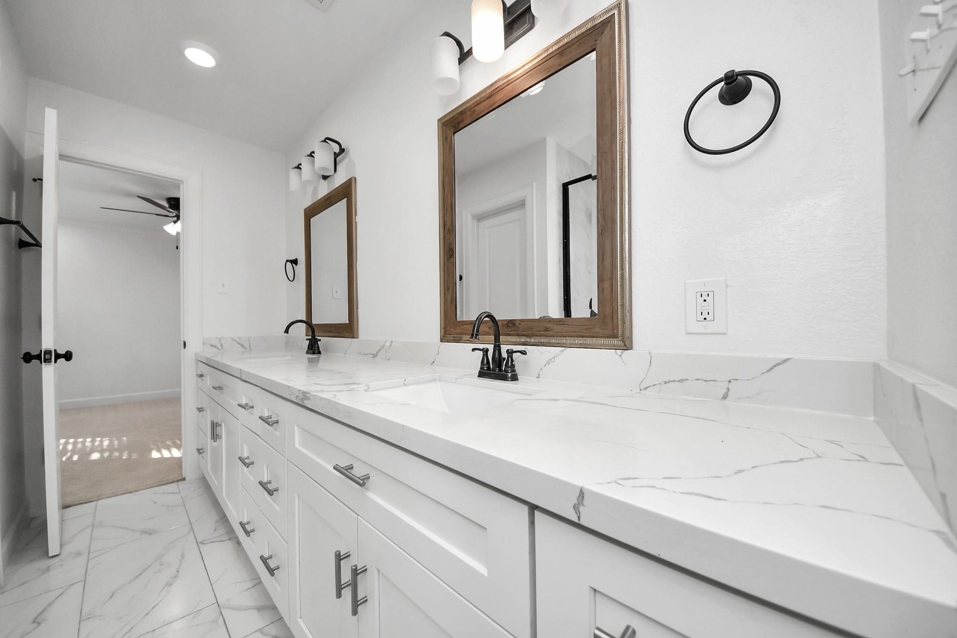 10038 Westview Drive, Houston, TX 77055