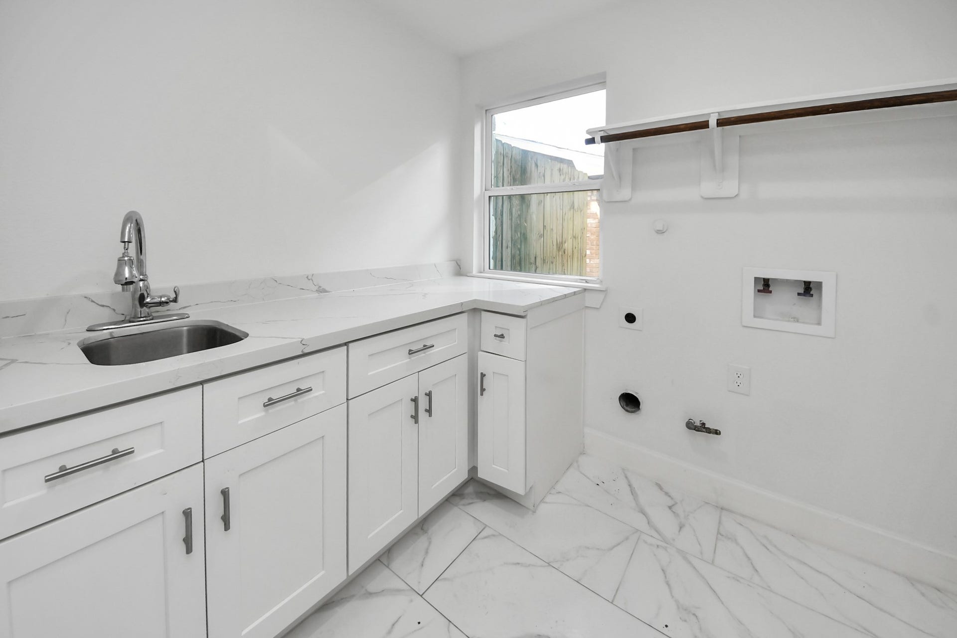 10038 Westview Drive, Houston, TX 77055