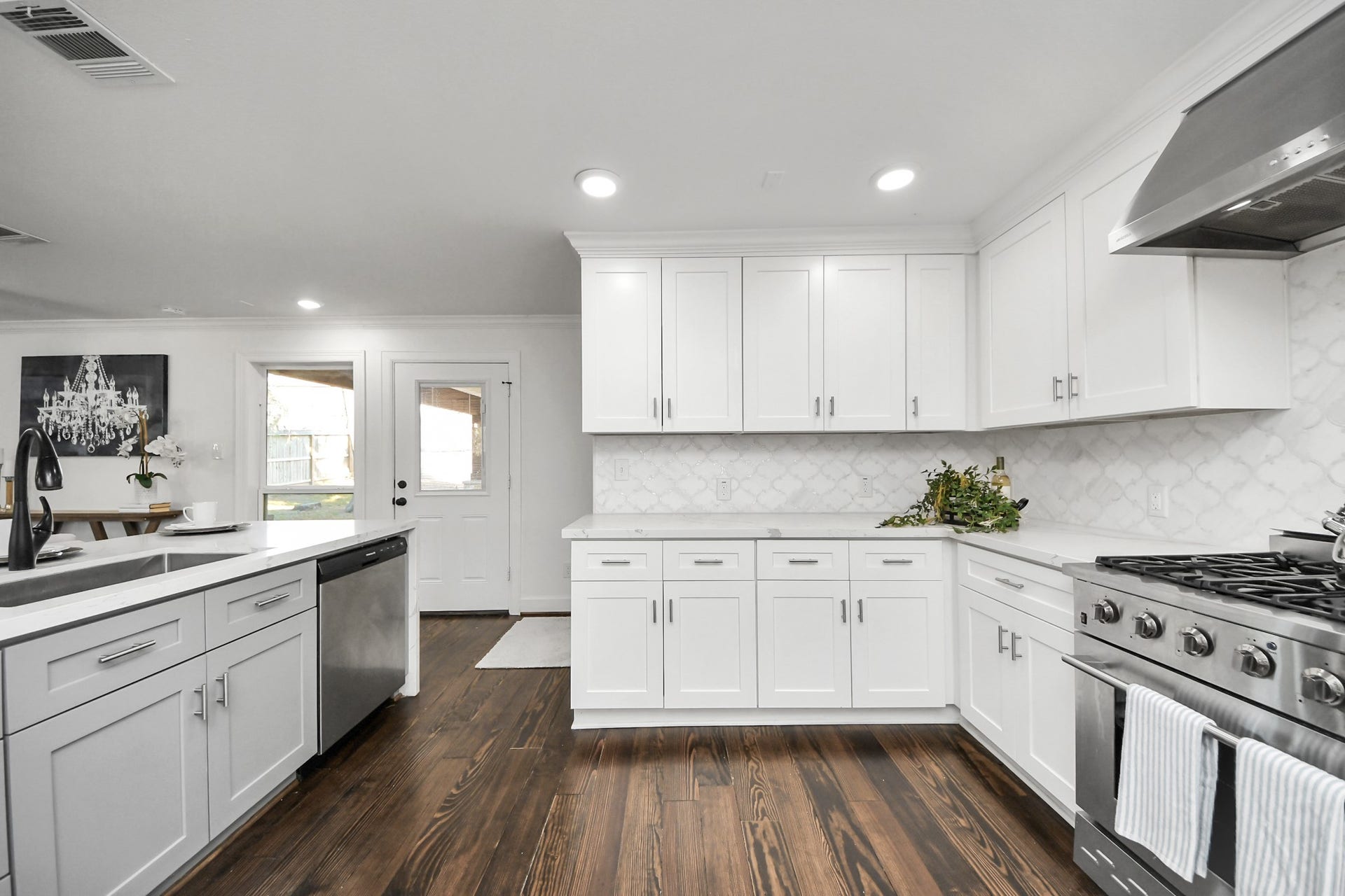 10038 Westview Drive, Houston, TX 77055