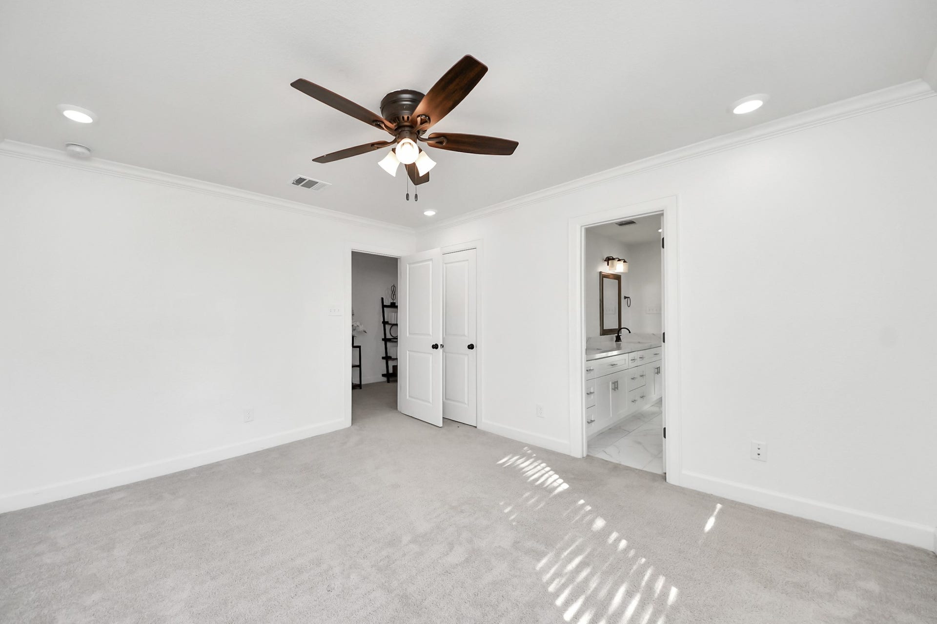 10038 Westview Drive, Houston, TX 77055