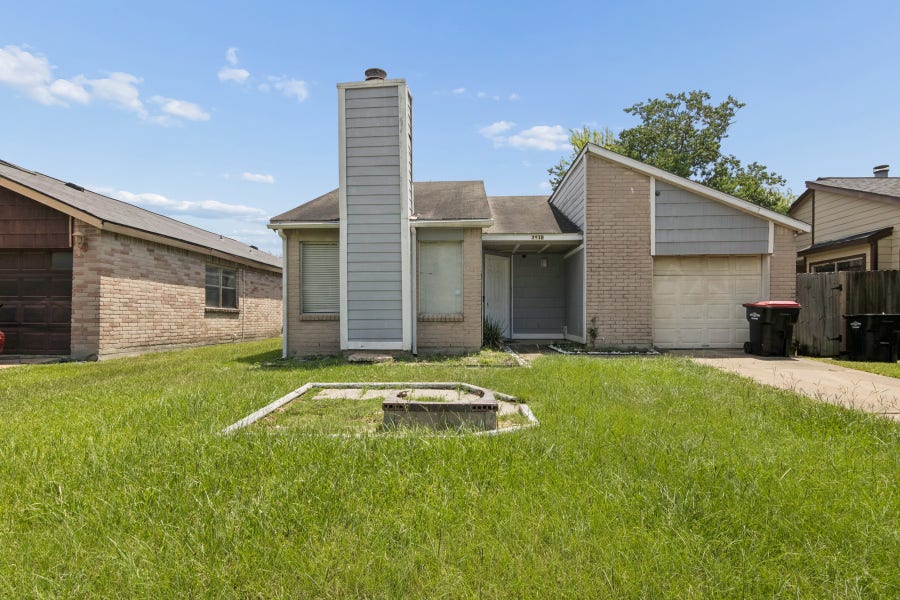 Property photo for 7610 Log Cradle Drive, Houston, TX