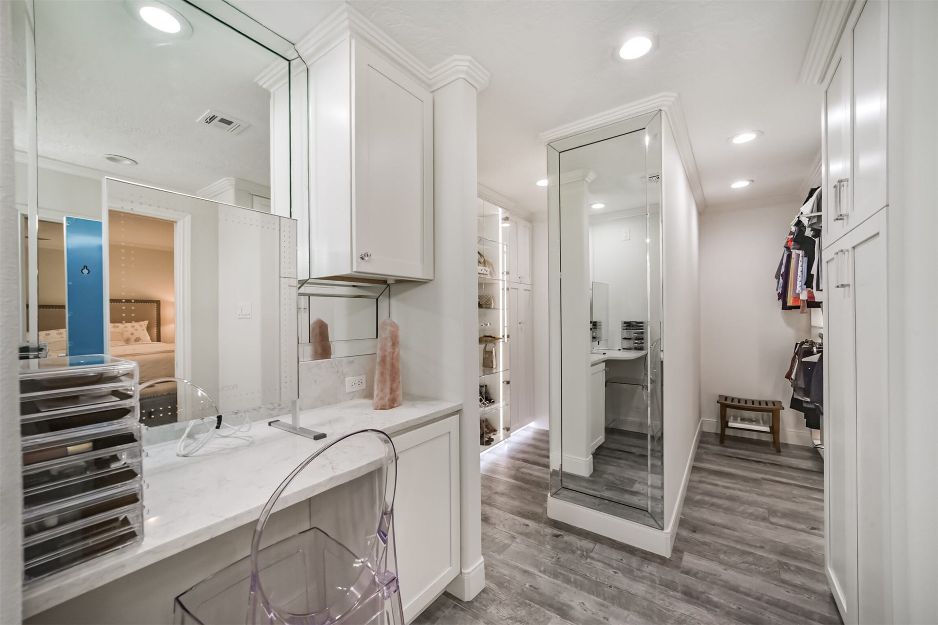 3210 Nottingham Street, Pearland, TX 77581 Vanity opens into a custom closet that will make you the envy of all your friends!