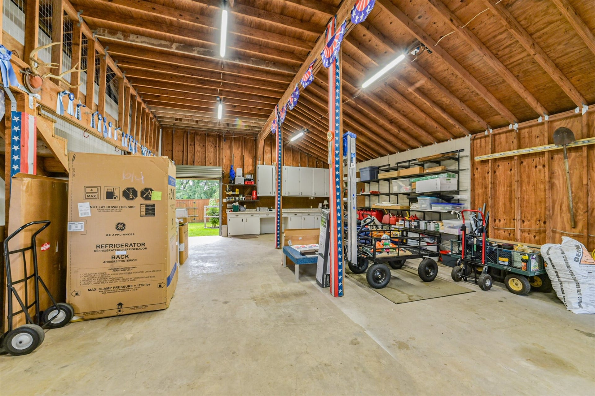 3210 Nottingham Street, Pearland, TX 77581 Interior of garage is clean and spacious!