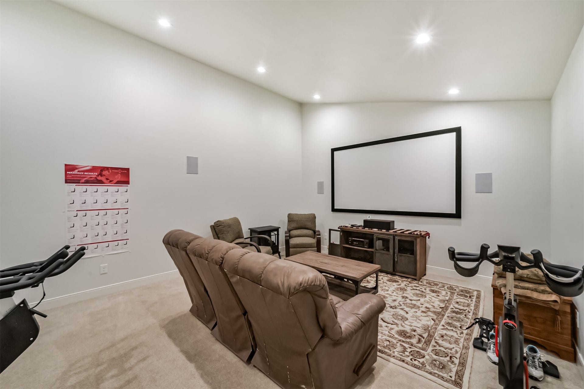3210 Nottingham Street, Pearland, TX 77581 This room is set up as a media room presently. Equipment stays with the house.