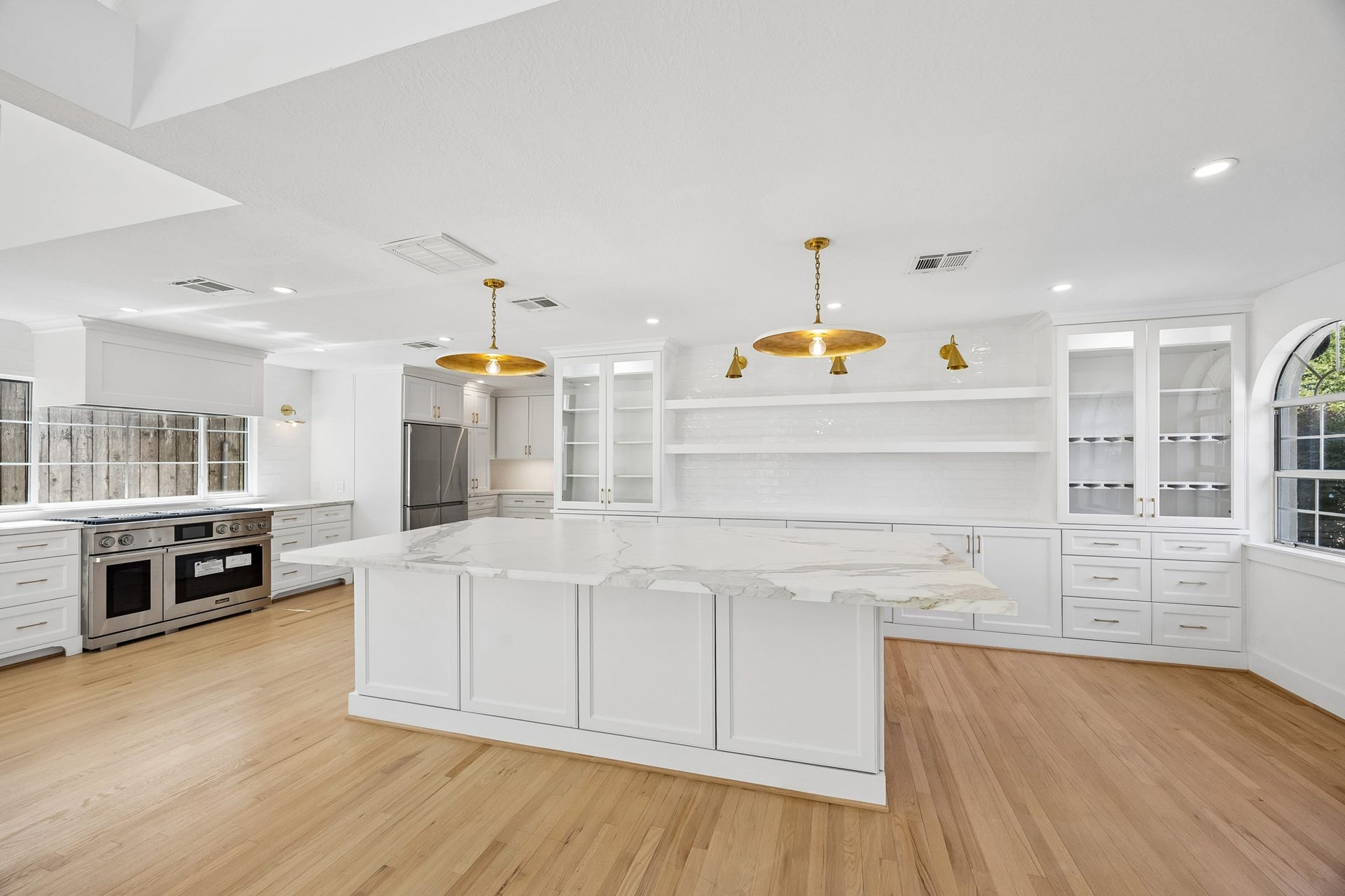 4115 Bissonnet Street, Houston, TX 77005 The Aida Younis Team presents 4115 Bissonnet Street in West U!
