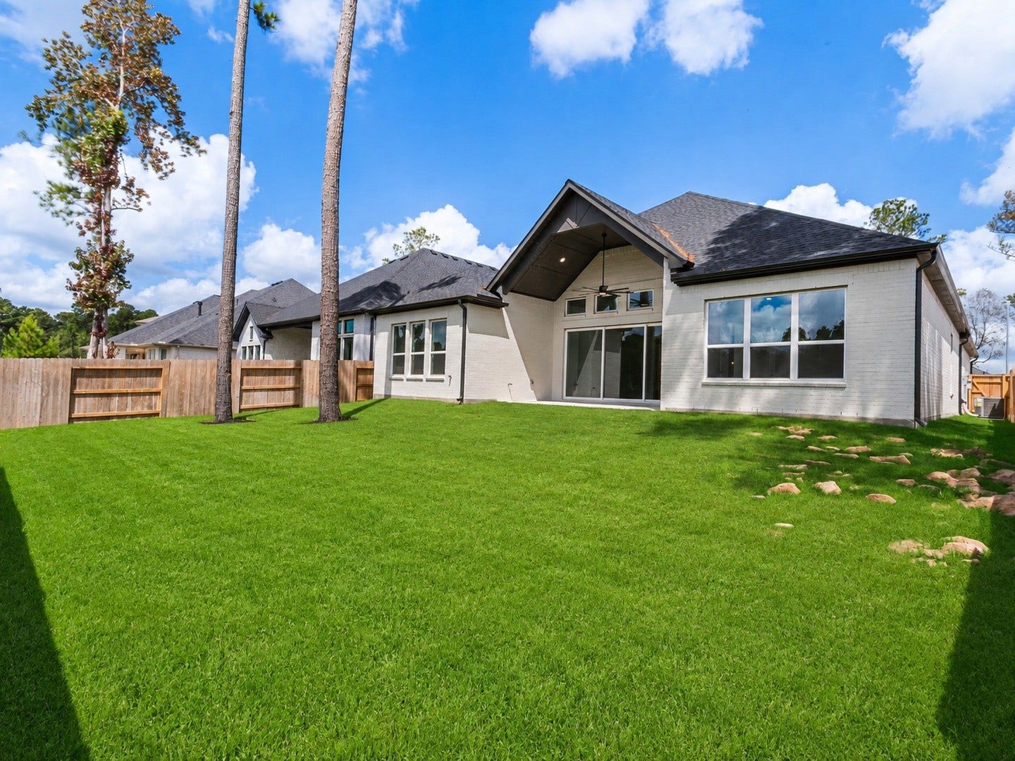29818 Amber Brook Drive, Magnolia, TX 77354 Woodhavyn_Fenton_Classic_13_Exterior_06-a