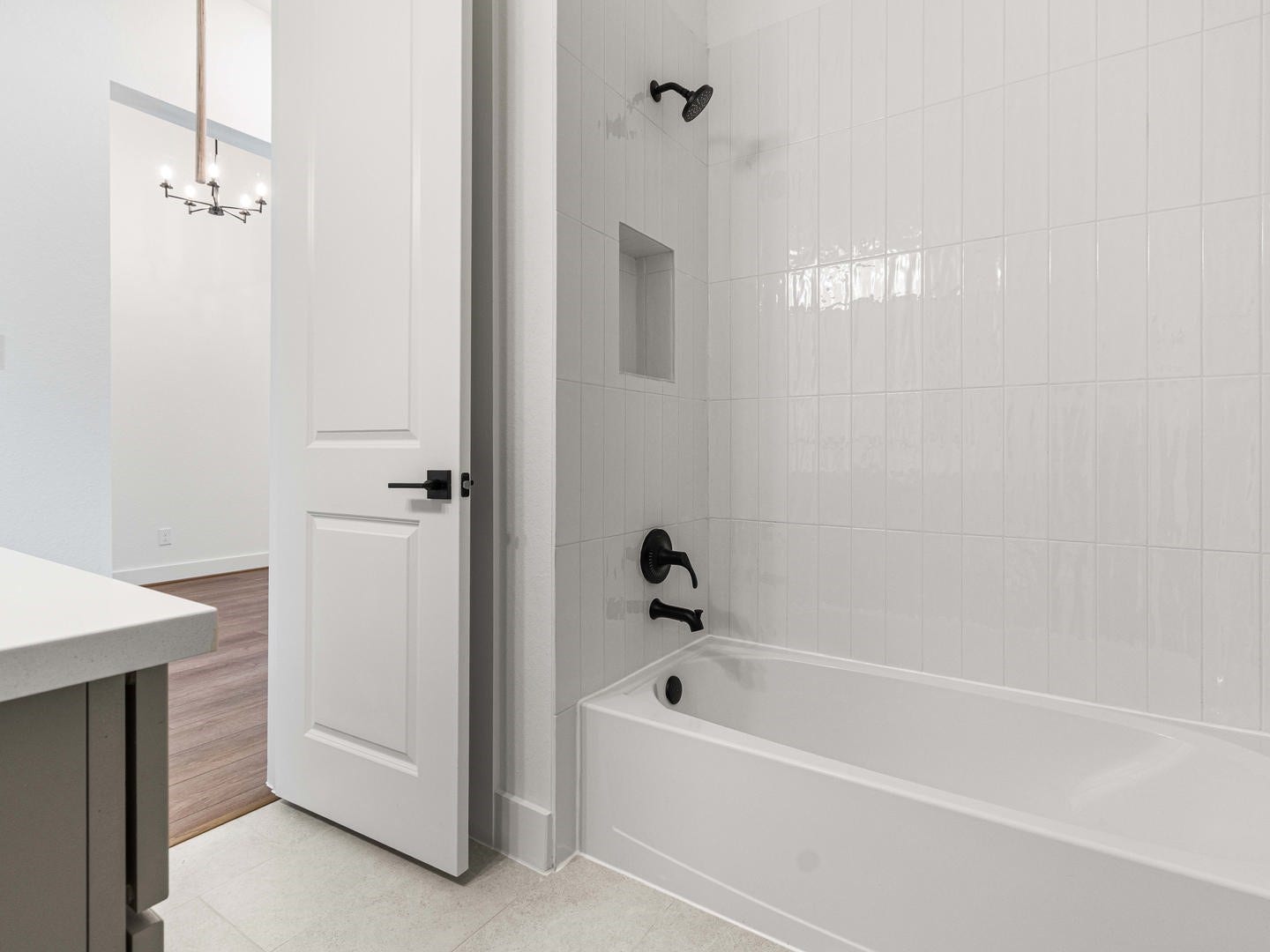 29818 Amber Brook Drive, Magnolia, TX 77354 Woodhavyn_Fenton_Classic_13_Bath Room_02