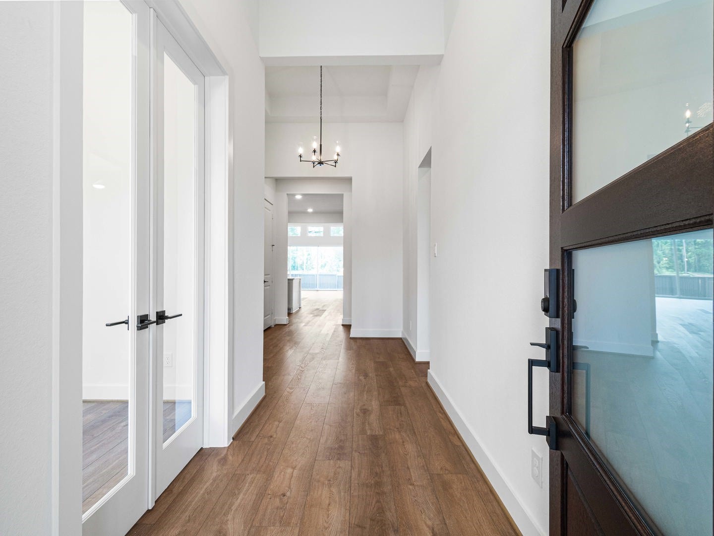 29818 Amber Brook Drive, Magnolia, TX 77354 Woodhavyn_Fenton_Classic_13_Foyer_01