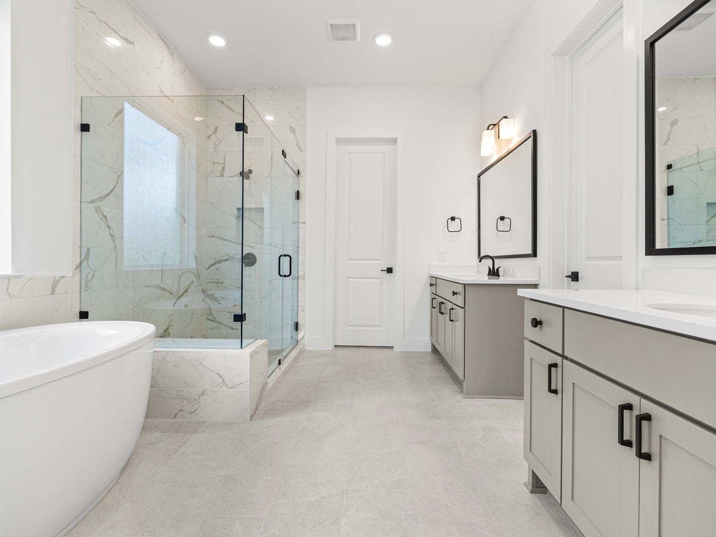 29818 Amber Brook Drive, Magnolia, TX 77354 Woodhavyn_Fenton_Classic_13_Primary Bath_01