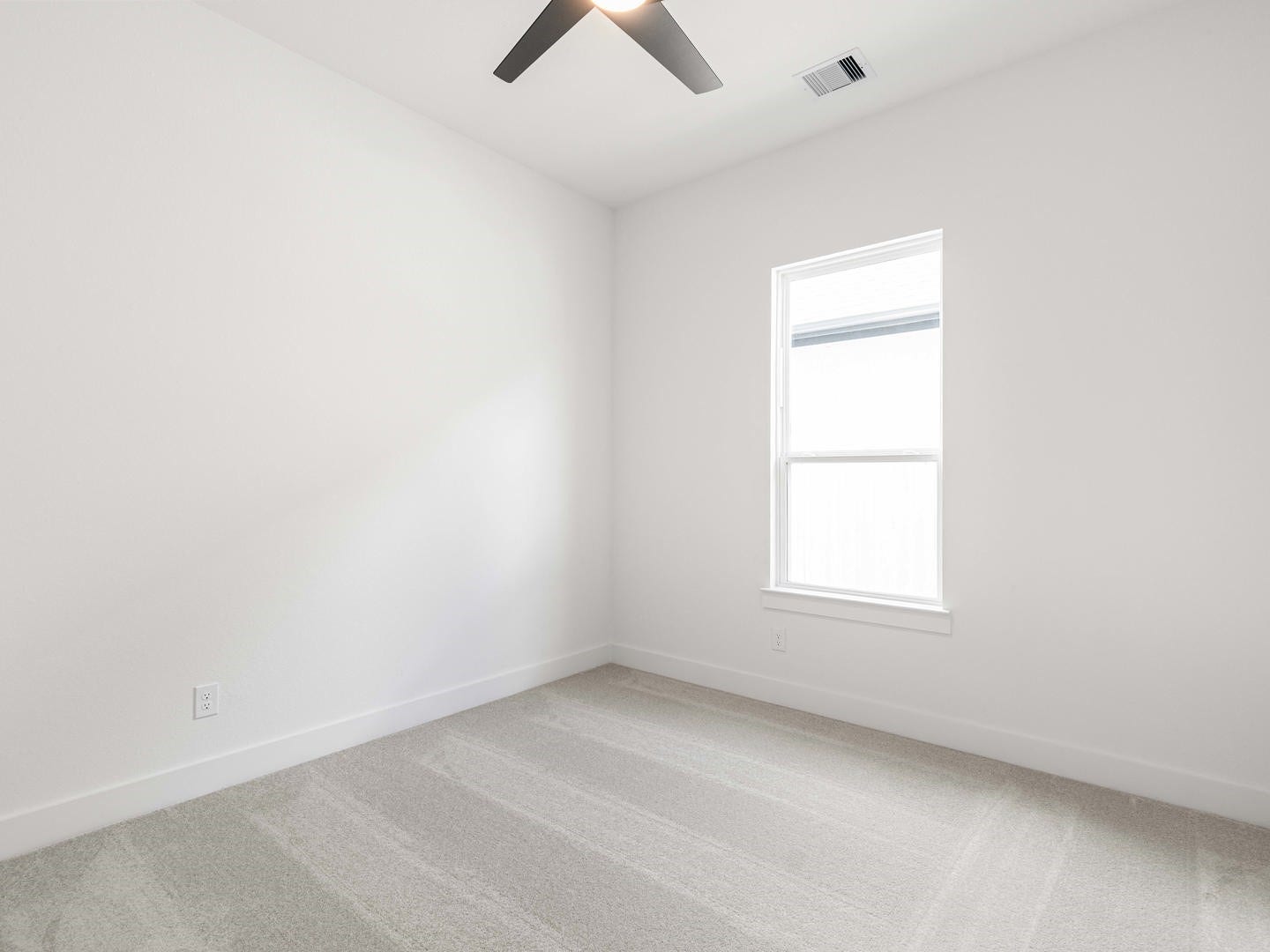 29818 Amber Brook Drive, Magnolia, TX 77354 Woodhavyn_Fenton_Classic_13_Bed Room_04
