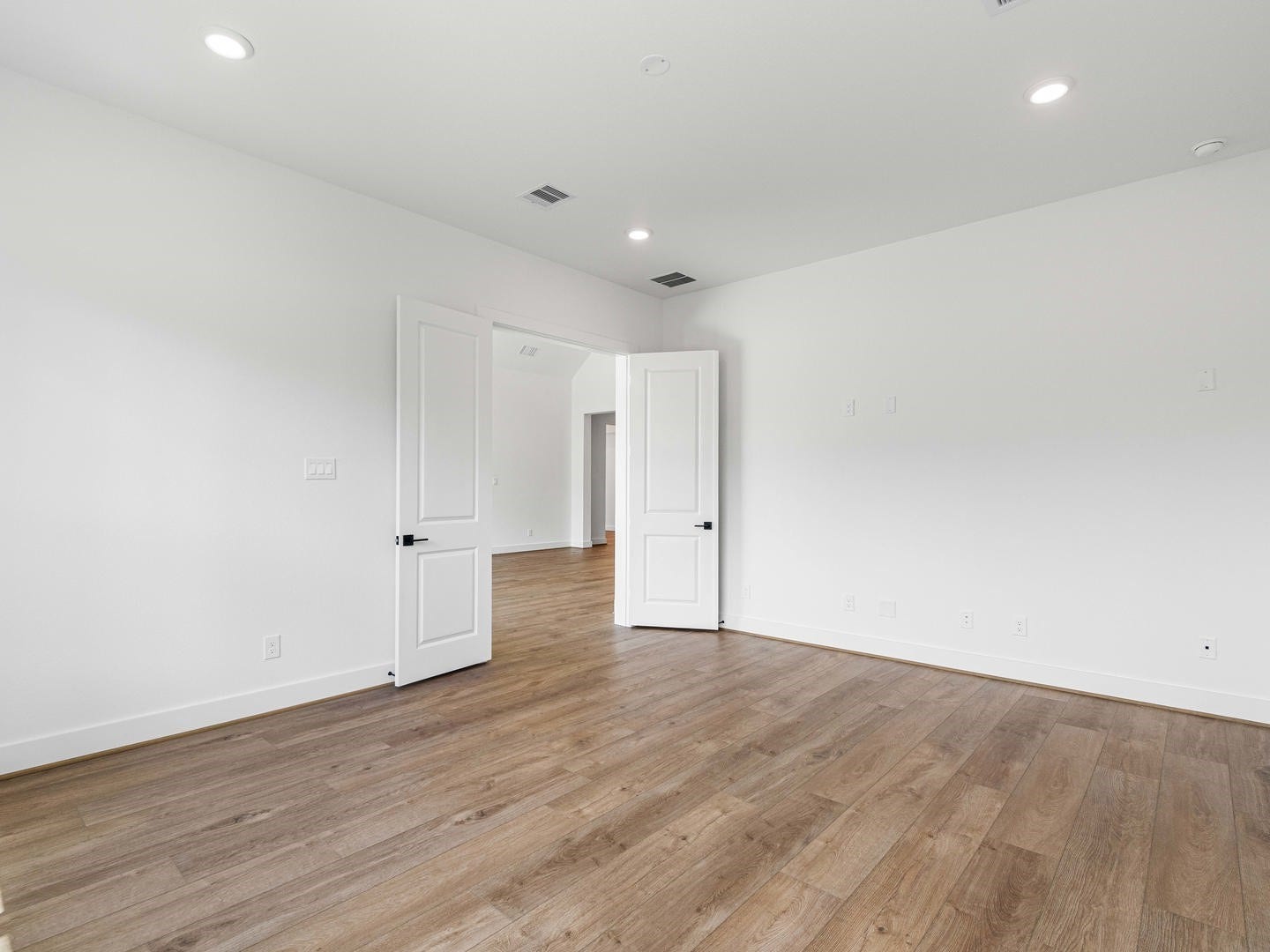 29818 Amber Brook Drive, Magnolia, TX 77354 Woodhavyn_Fenton_Classic_13_Media Room_03