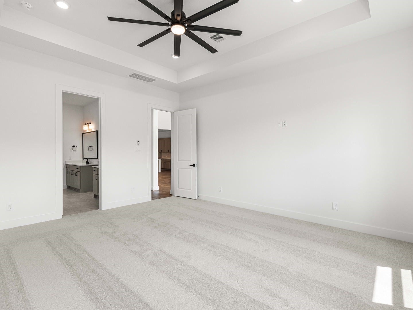 29818 Amber Brook Drive, Magnolia, TX 77354 Woodhavyn_Fenton_Classic_13_Primary Bed_02