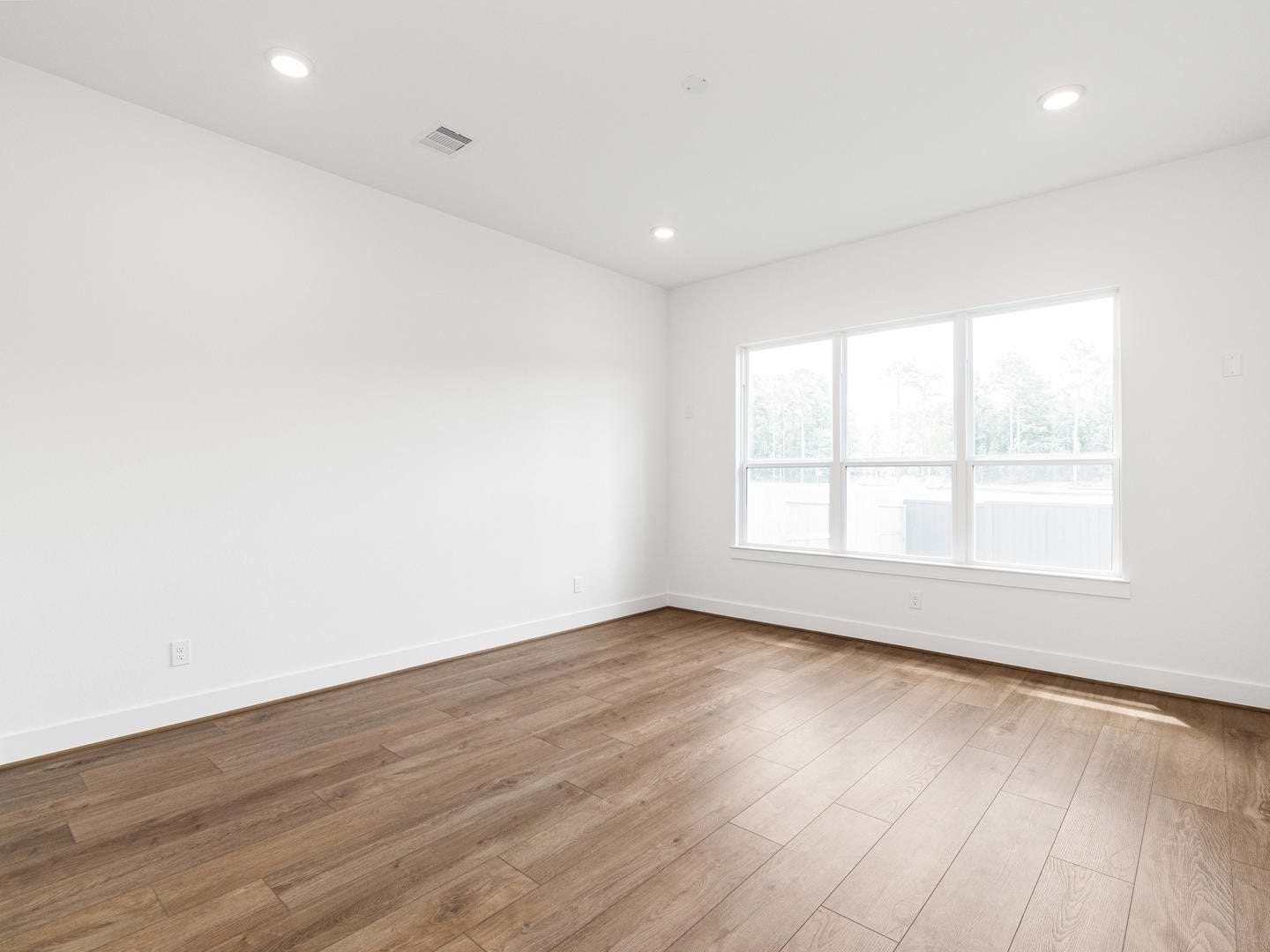 29818 Amber Brook Drive, Magnolia, TX 77354 Woodhavyn_Fenton_Classic_13_Media Room_01