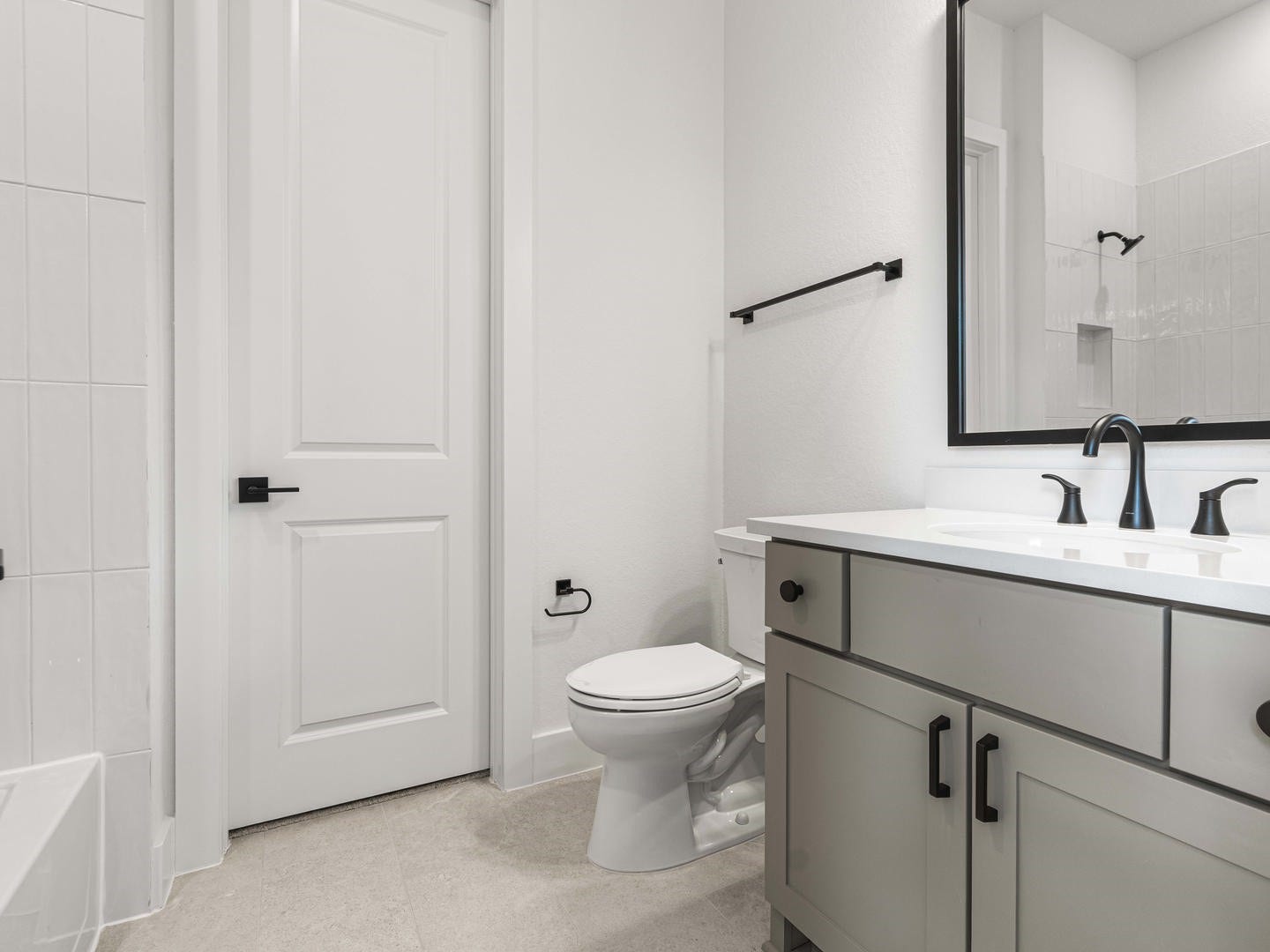 29818 Amber Brook Drive, Magnolia, TX 77354 Woodhavyn_Fenton_Classic_13_Bath Room_03