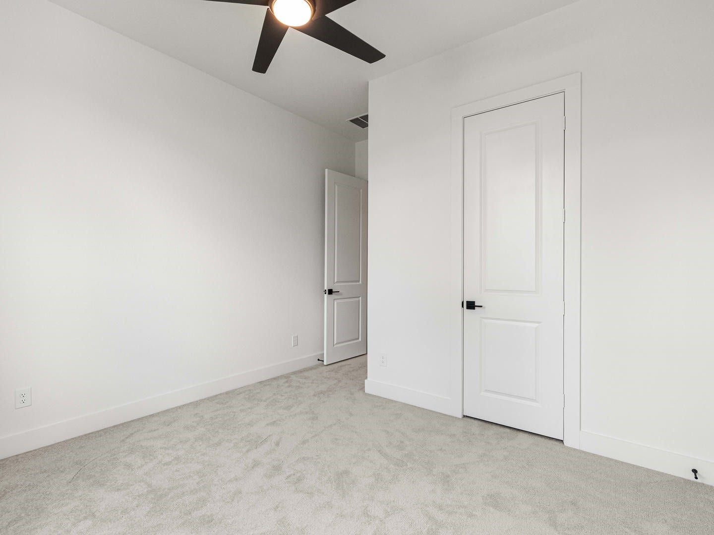 29818 Amber Brook Drive, Magnolia, TX 77354 Woodhavyn_Fenton_Classic_13_Bed Room_03