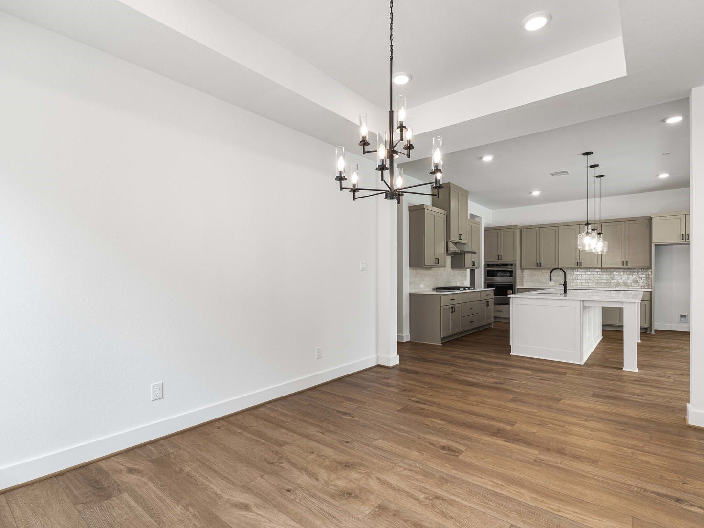 29818 Amber Brook Drive, Magnolia, TX 77354 Woodhavyn_Fenton_Classic_13_Dining_02