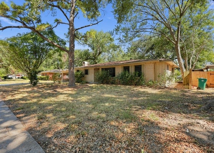 2109 Oaks Drive, Pasadena, TX 77502