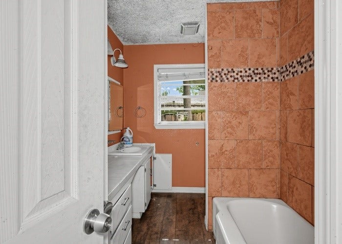 2109 Oaks Drive, Pasadena, TX 77502
