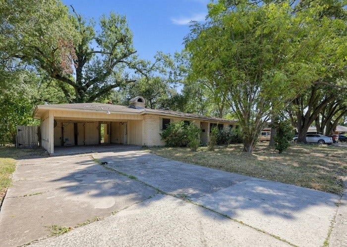 2109 Oaks Drive, Pasadena, TX 77502