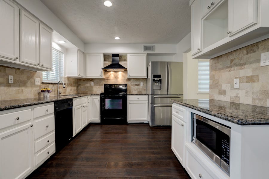 Property photo for 121 Misty Brook Lane, League City, TX