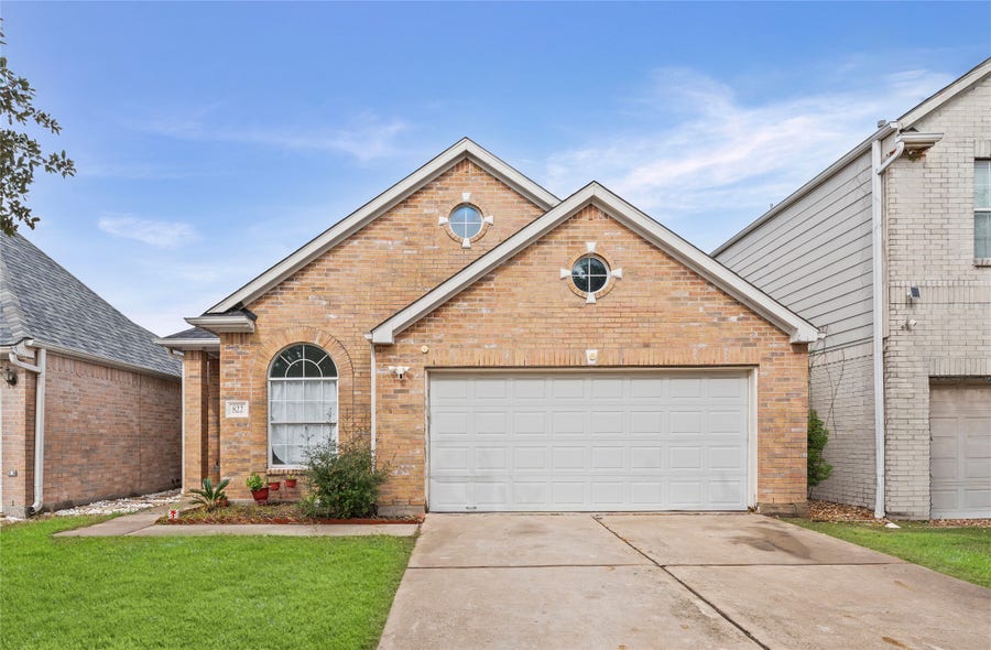 Property photo for 822 Green Pines Forest, Houston, TX