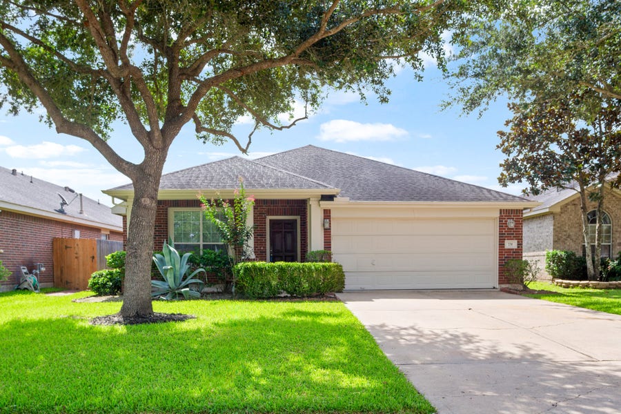 Property photo for 731 Pickett Hill Lane, Rosenberg, TX