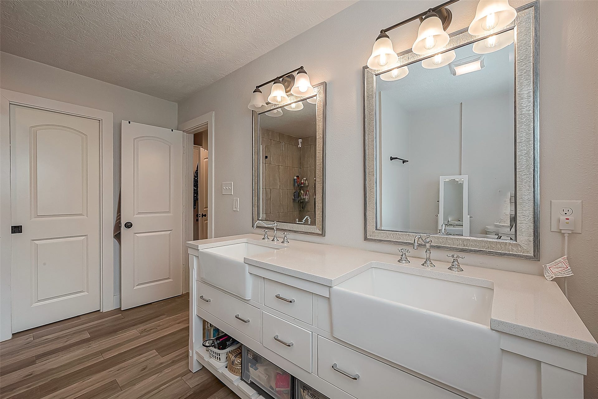 9502 Bob White Drive, Houston, TX 77096 9502 Bob White Drive, Houston, TX 77096