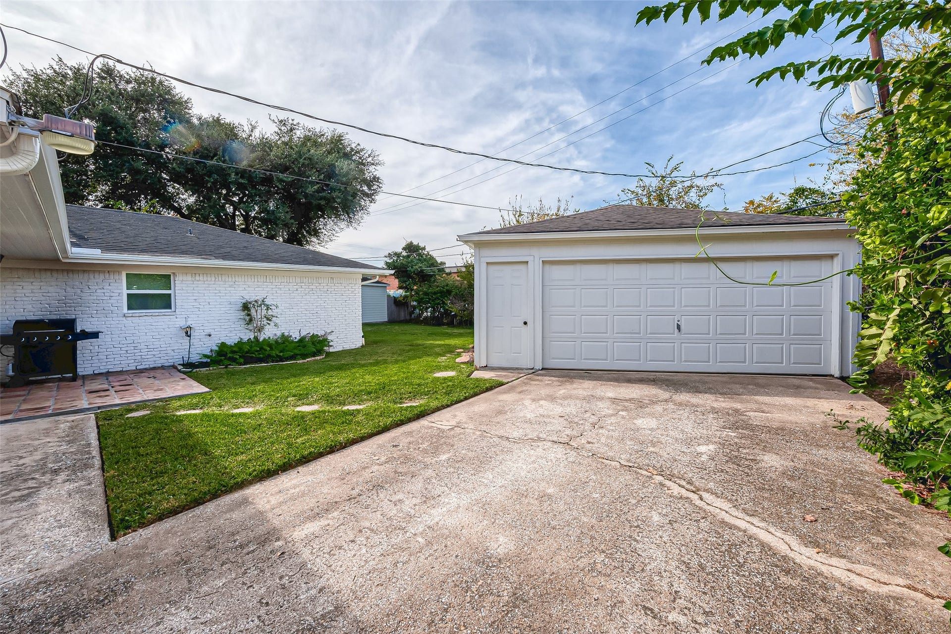 9502 Bob White Drive, Houston, TX 77096 9502 Bob White Drive, Houston, TX 77096
