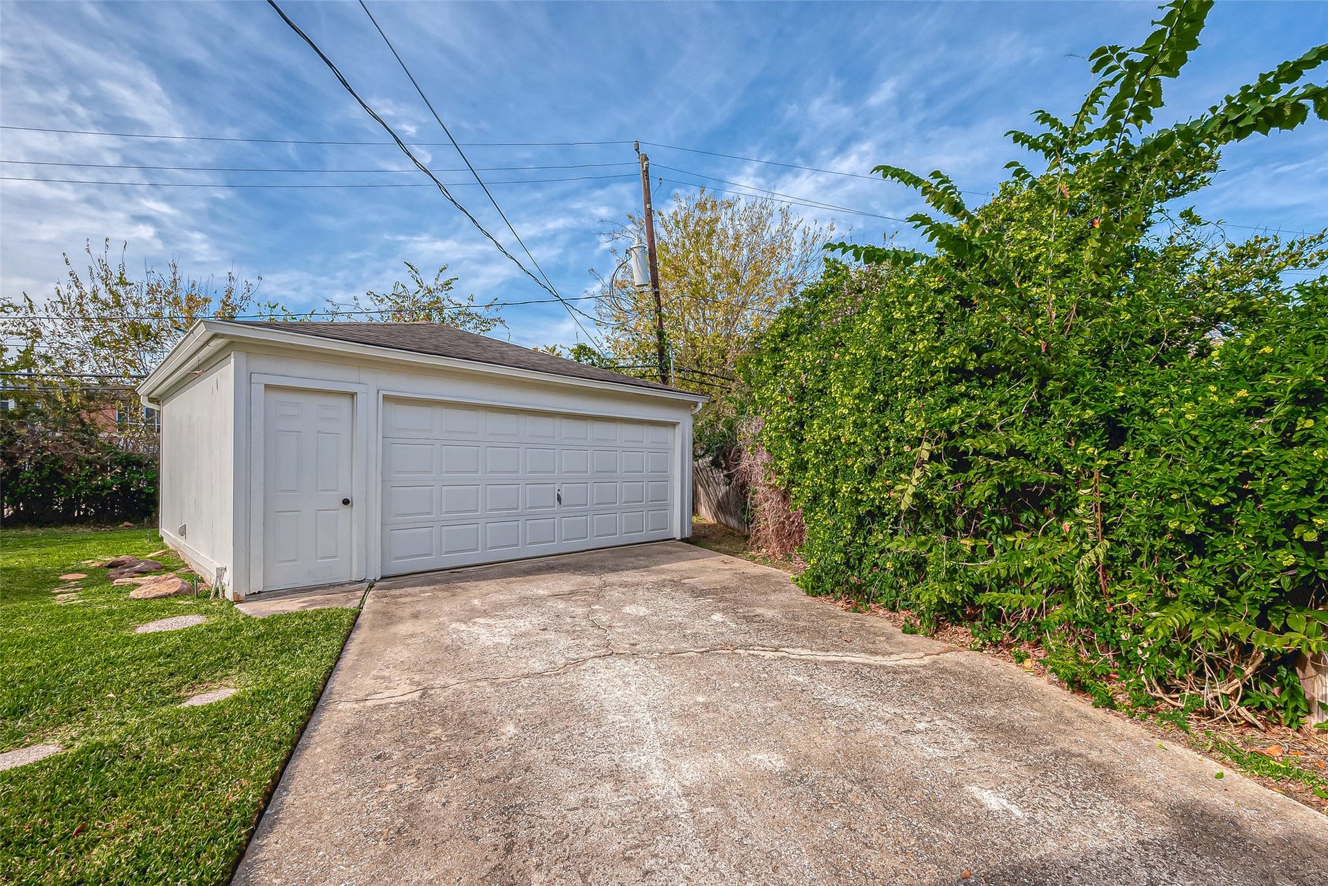 9502 Bob White Drive, Houston, TX 77096 9502 Bob White Drive, Houston, TX 77096