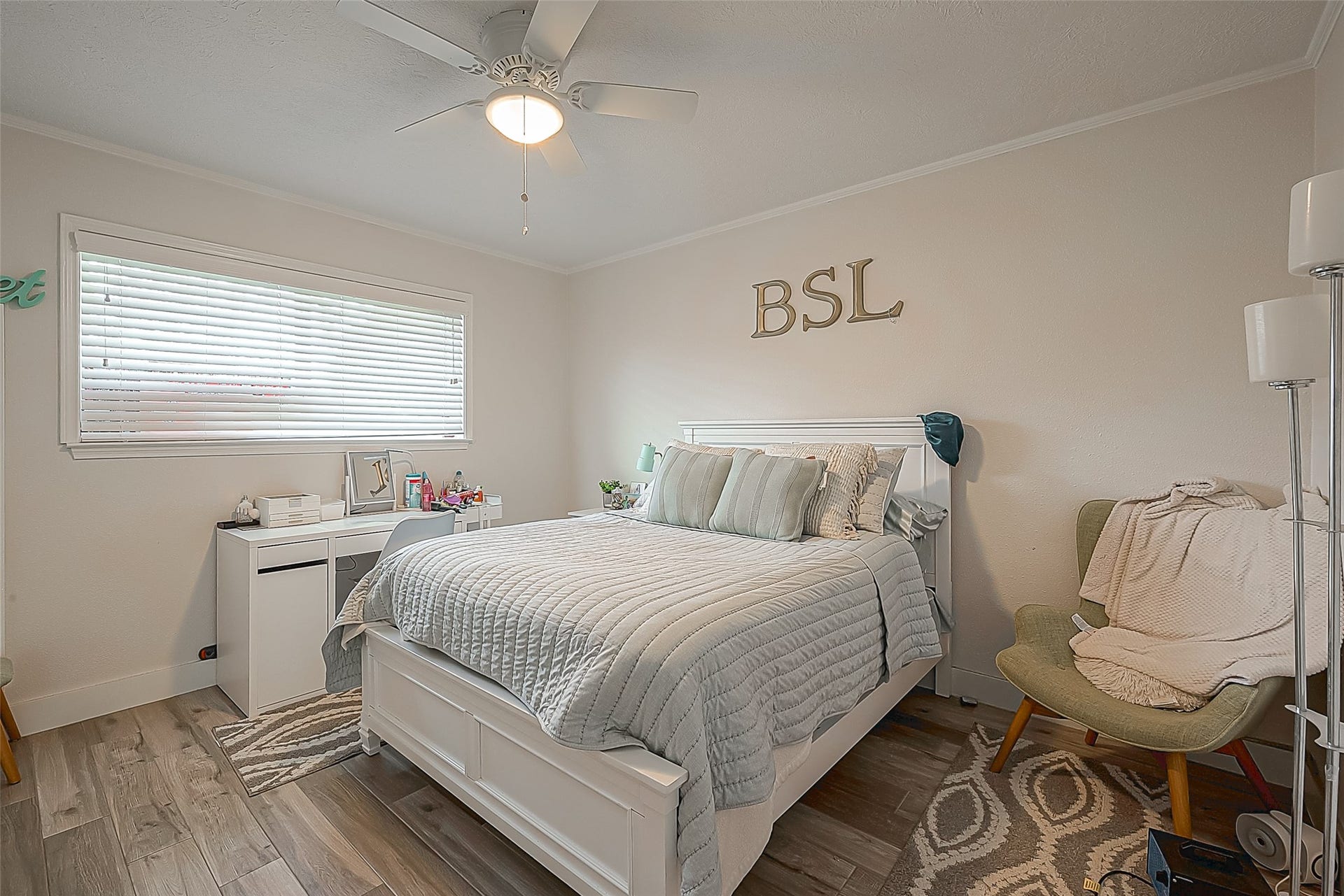 9502 Bob White Drive, Houston, TX 77096 9502 Bob White Drive, Houston, TX 77096
