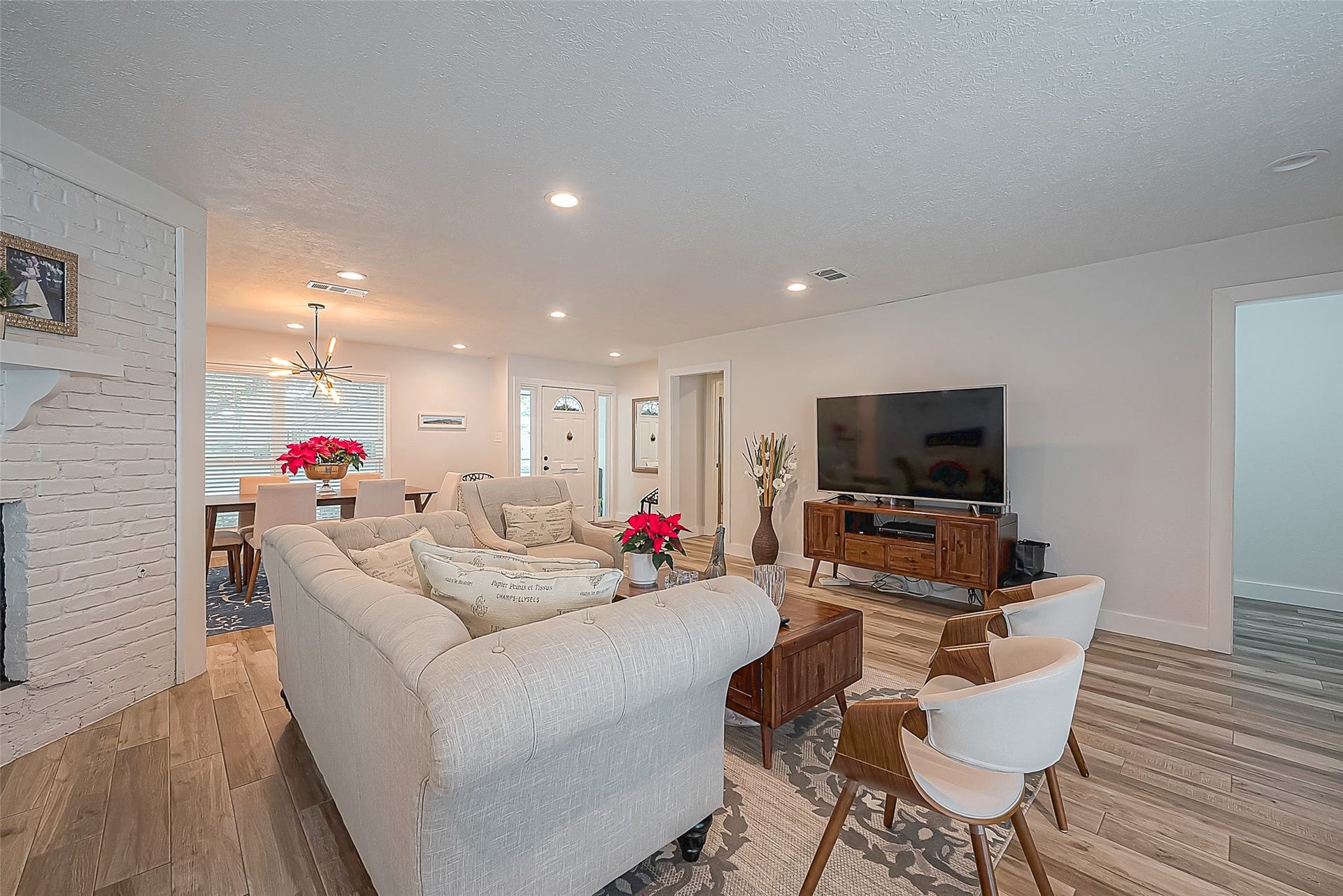 9502 Bob White Drive, Houston, TX 77096 9502 Bob White Drive, Houston, TX 77096