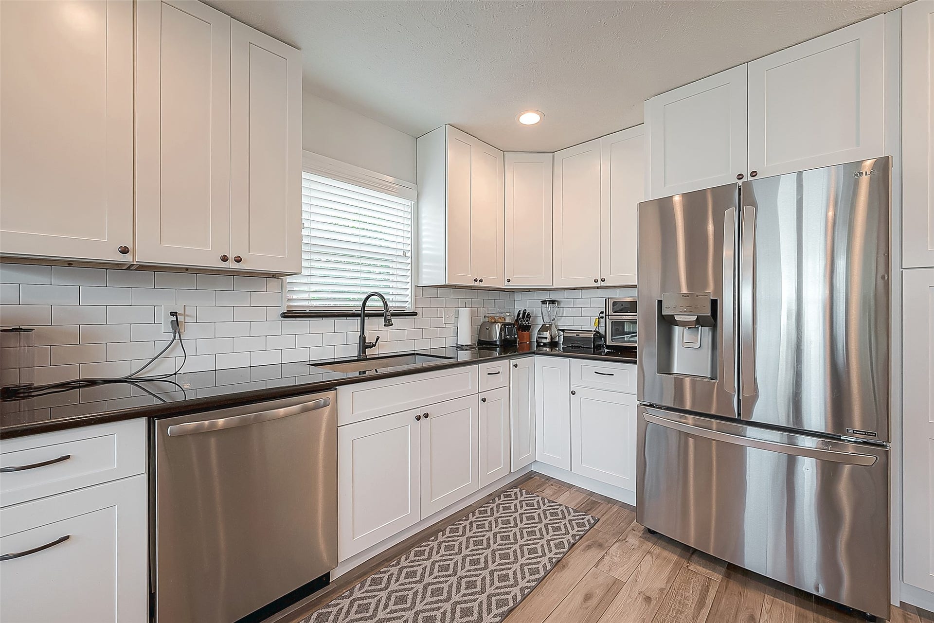 9502 Bob White Drive, Houston, TX 77096 9502 Bob White Drive, Houston, TX 77096
