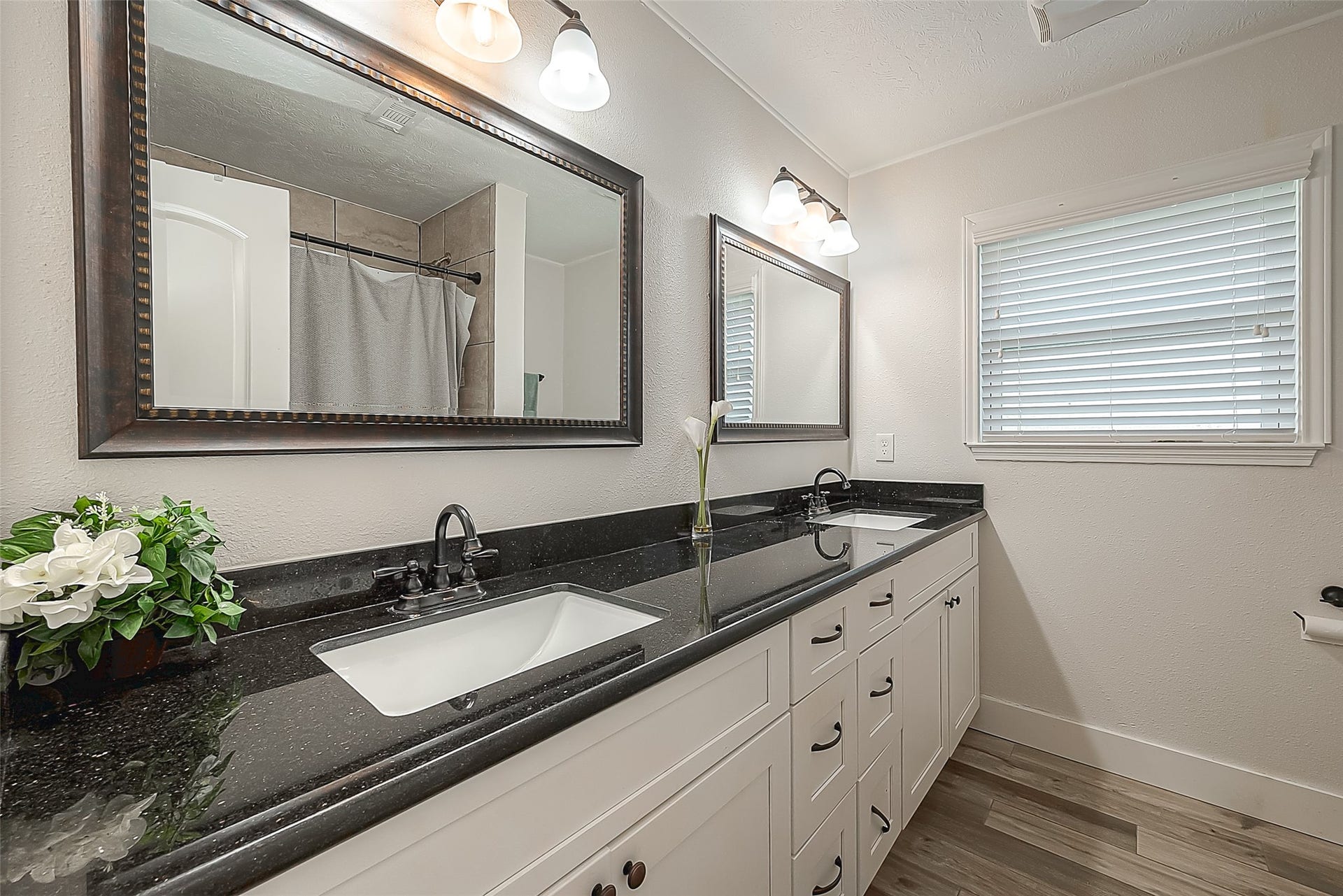 9502 Bob White Drive, Houston, TX 77096 9502 Bob White Drive, Houston, TX 77096