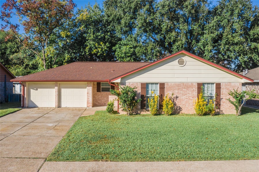 Property photo for 1121 Warren Street, Deer Park, TX