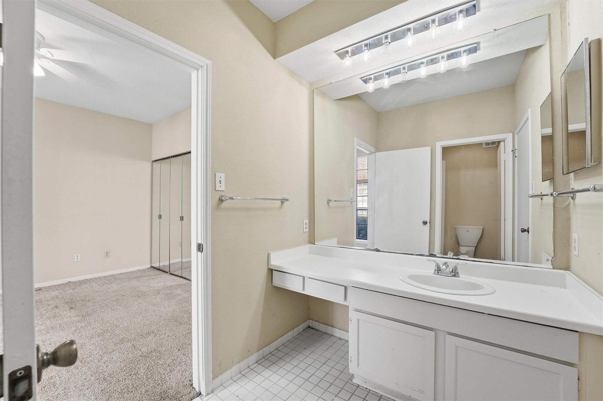 8055 Cambridge Street, #5, Houston, TX 77054 8055 Cambridge Street, #5, Houston, TX 77054