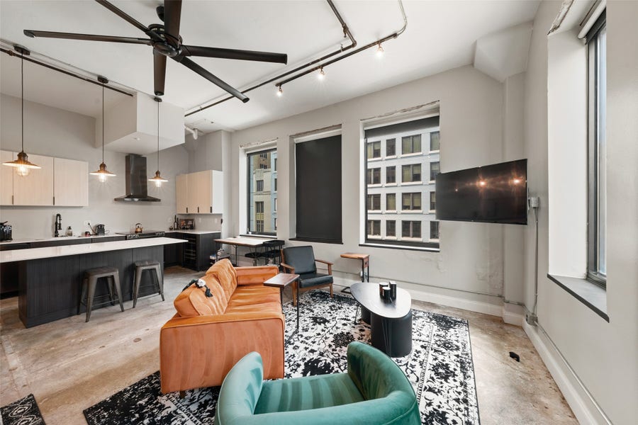 Property photo for 705 Main St NW, #404, Houston, TX