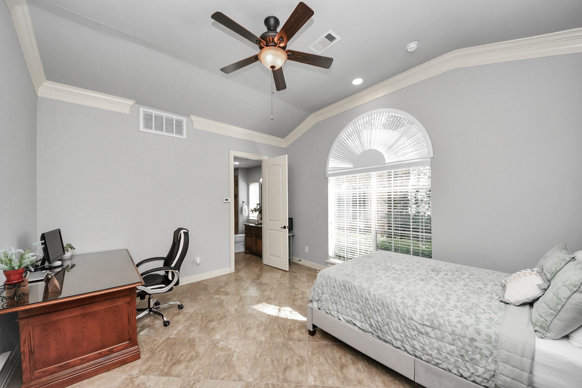 143 Pronghorn Place, Montgomery, TX 77316 La Casita #2 Primary Bedroom