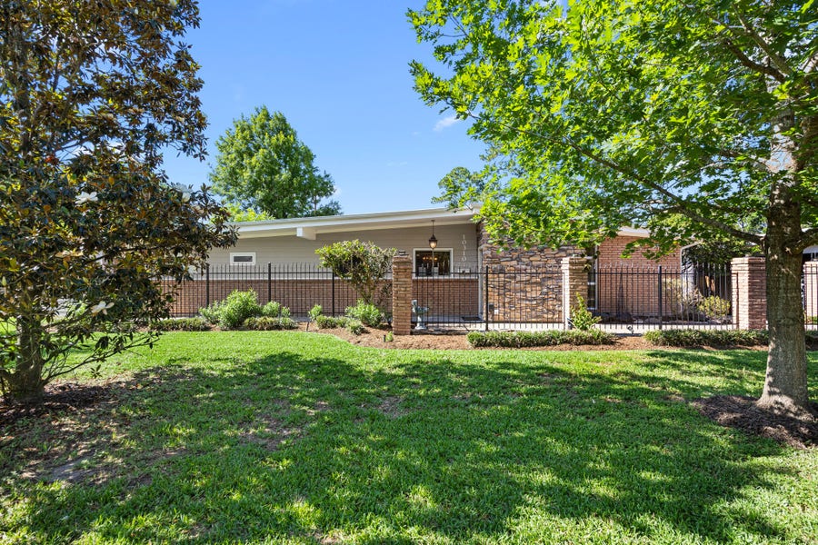 Property photo for 10310 Mayfield Road, Houston, TX
