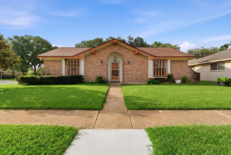 Property photo for 303 N Forest Boulevard, Houston, TX