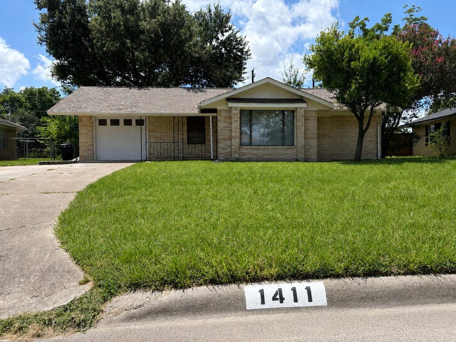 Property photo for 1411 Ansbury Drive, Houston, TX
