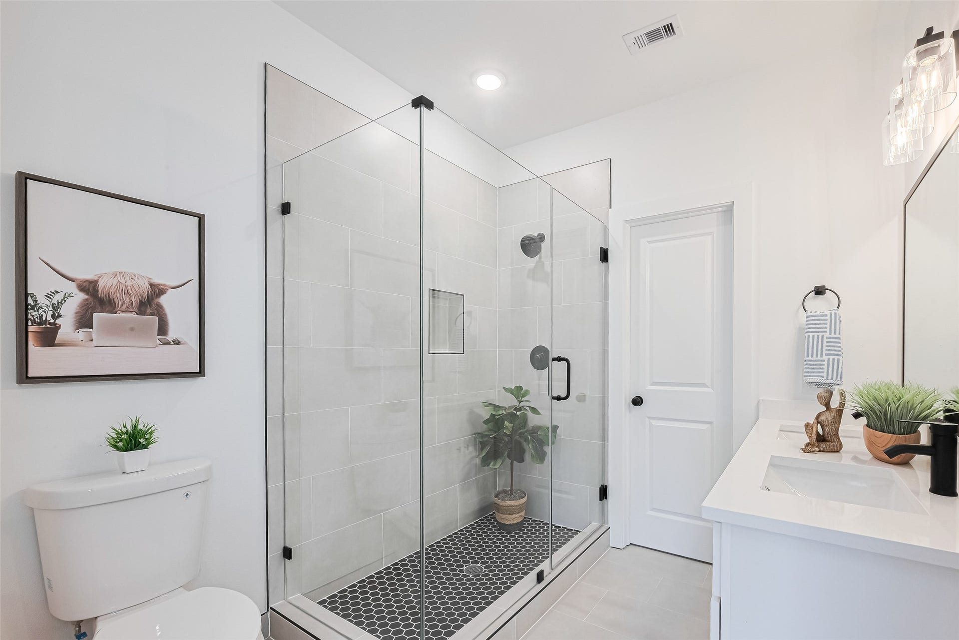 5914 Shelburne Unit A and B Street, Humble, TX 77396 Previous development. For marketing purposes only.