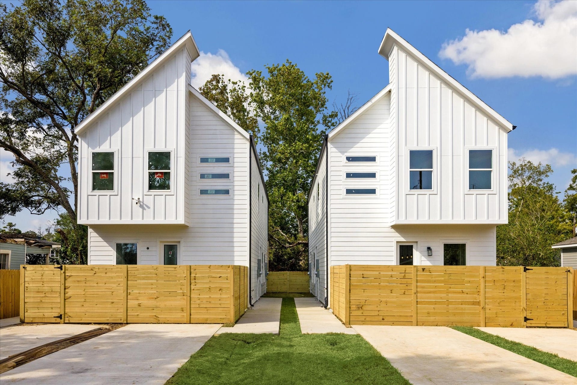 5914 Shelburne Unit A and B Street, Humble, TX 77396 Previous development. For marketing purposes only.