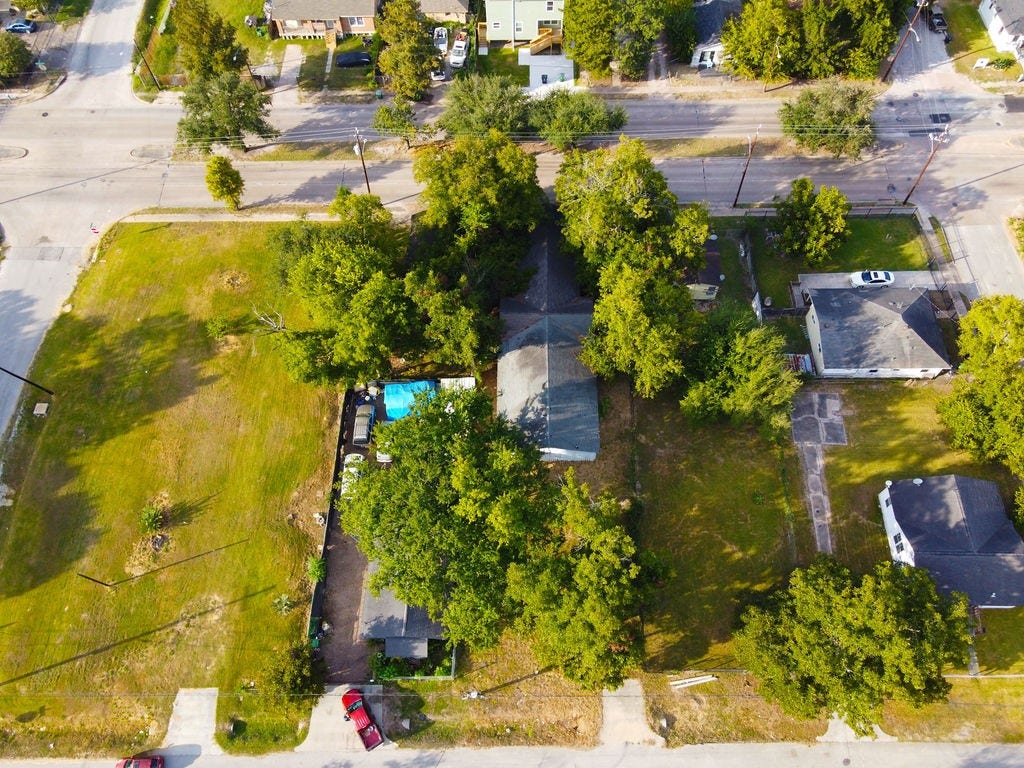 3216 Collingsworth Street, Houston, TX 77026 3216 Collingsworth Street, Houston, TX 77026