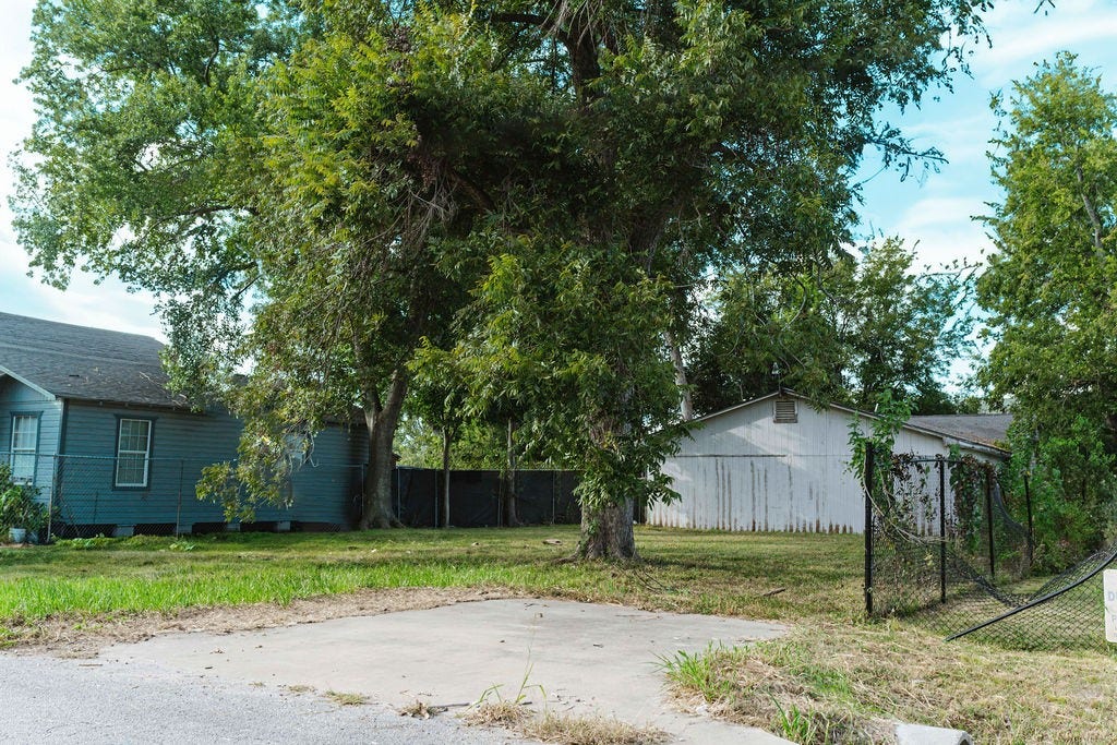 3216 Collingsworth Street, Houston, TX 77026 3216 Collingsworth Street, Houston, TX 77026