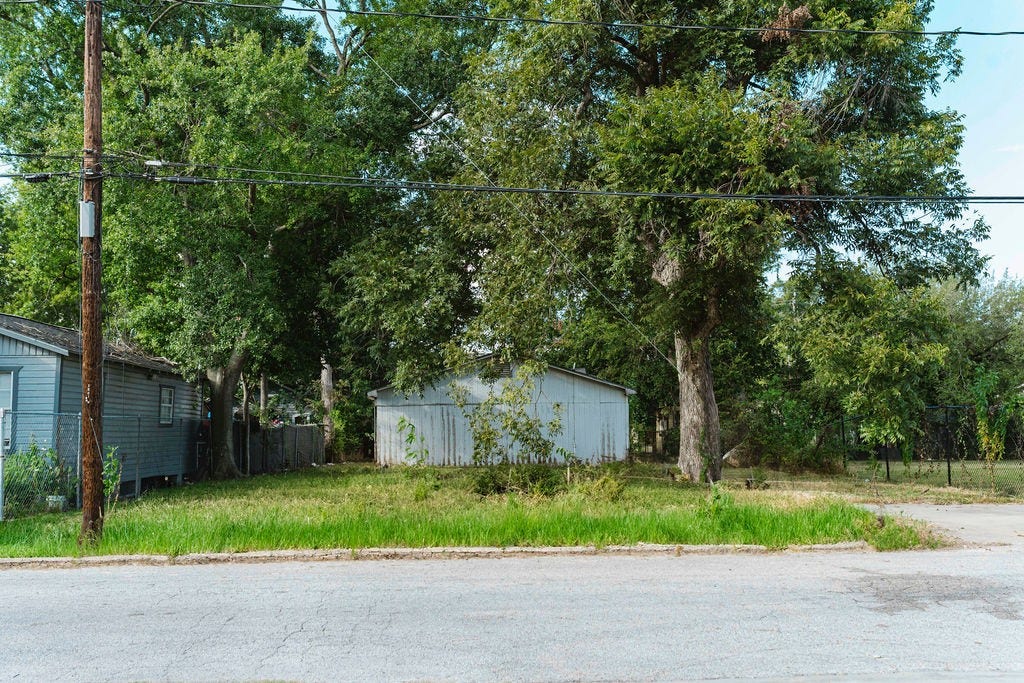 3216 Collingsworth Street, Houston, TX 77026 3216 Collingsworth Street, Houston, TX 77026