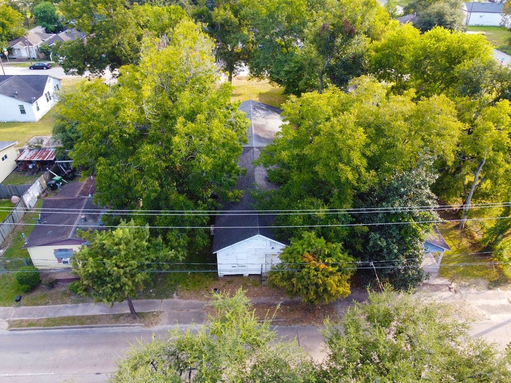 3216 Collingsworth Street, Houston, TX 77026 3216 Collingsworth Street, Houston, TX 77026