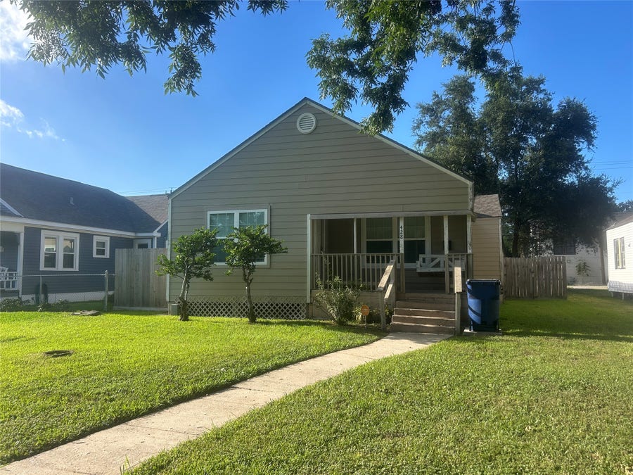 Property photo for 428 10th Avenue North, Texas City, TX