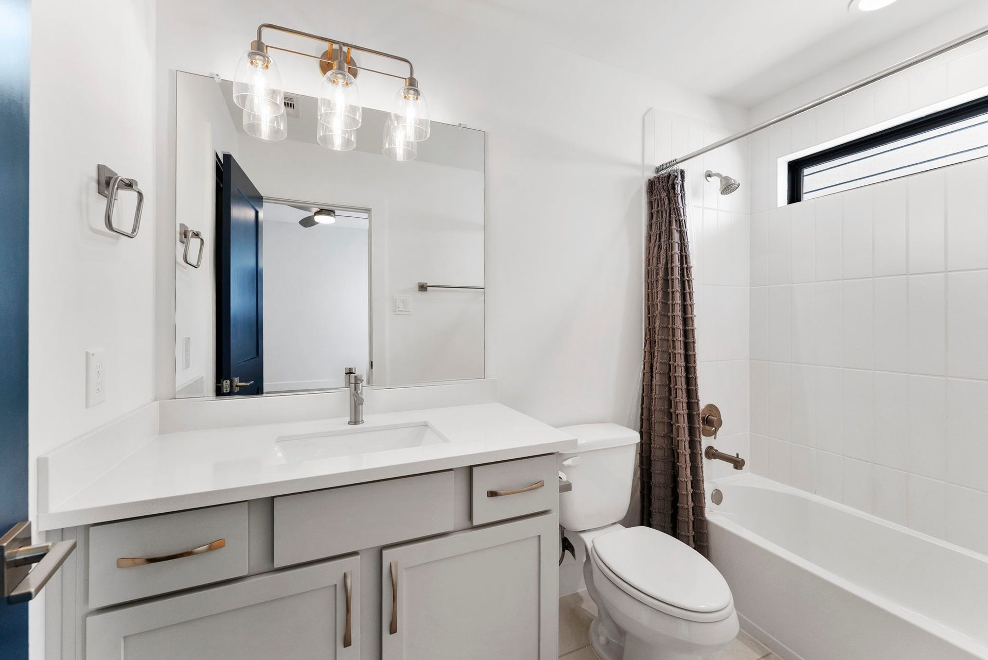 15 Honeycomb Ridge Place, The Woodlands, TX 77380 15 Honeycomb Ridge Place, The Woodlands, TX 77380