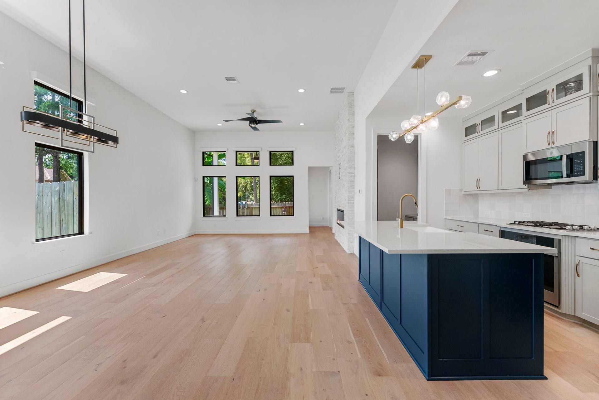 15 Honeycomb Ridge Place, The Woodlands, TX 77380 15 Honeycomb Ridge Place, The Woodlands, TX 77380