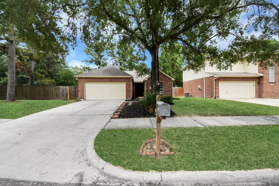 Property photo for 5327 Rivergate Drive, Spring, TX